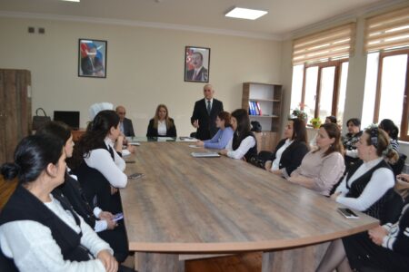 “Qızları təhsildən yayındırmağın hüquqi və mənəvi məsuliyyəti” mövzusunda seminar keçirilib-FOTO